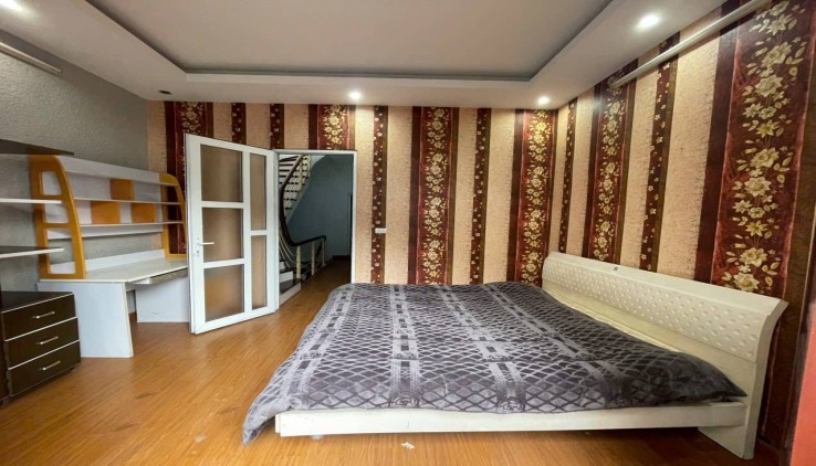 Cho thuê nhà ngõ ô tô tránh 80  Nguyễn Hoàng Tôn, 51m2, MT 4.5m, 5 PN, 14tr